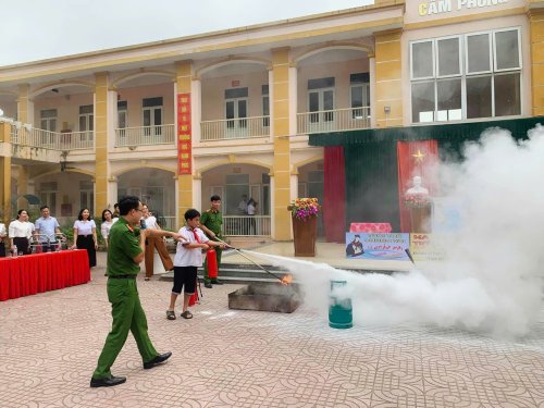 chữa cháy 1.jpg